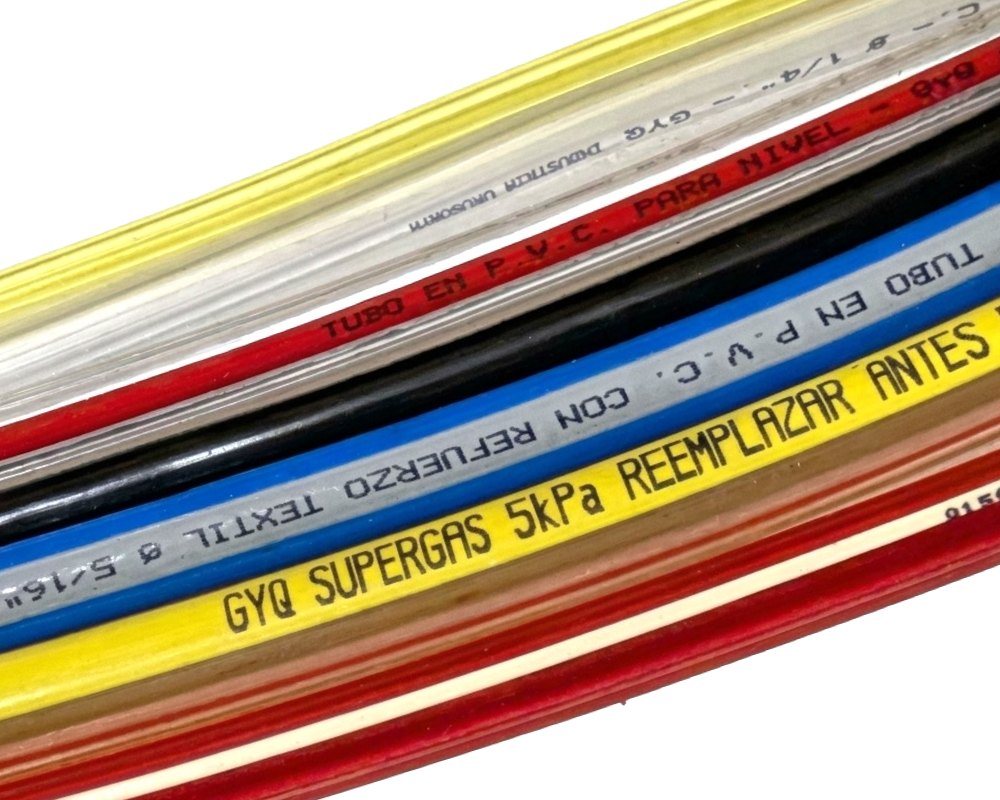 Caños flexibles de PVC fabricados por G&Q: Supergas, caño para nivel y caño con refuerzo textil
